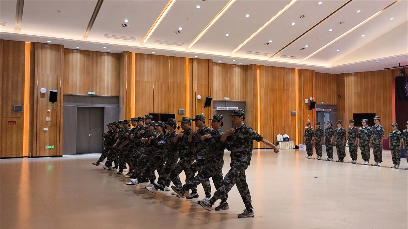軍訓(xùn)現(xiàn)場(chǎng)02.jpg